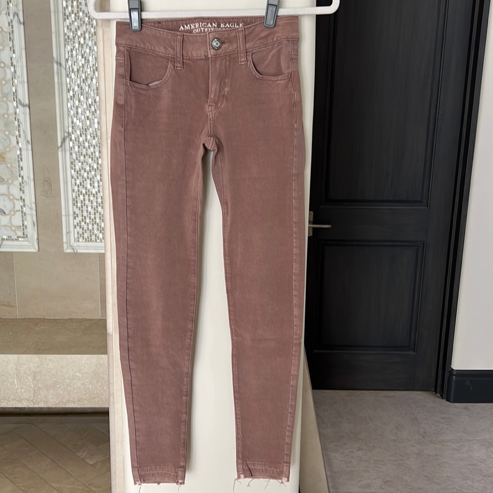 American eagle jeggings. Great color-dusty rose. Super soft. Excellent condition